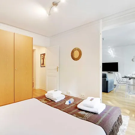 Appartement Chic - 3br 10p - Gare De L'est Republique
